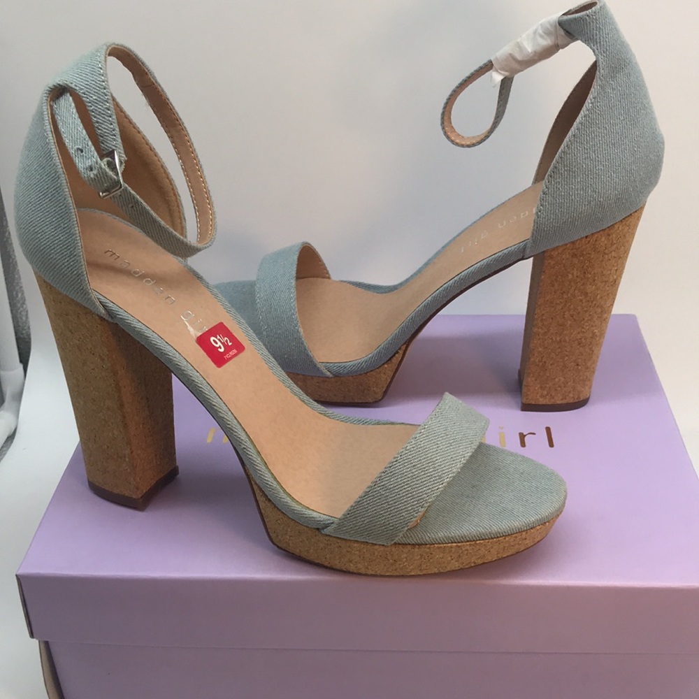 Madden Girl
Women's Suzy C Denim Sandals, Denim Blue Size 9.5 - Picture 12 of 16